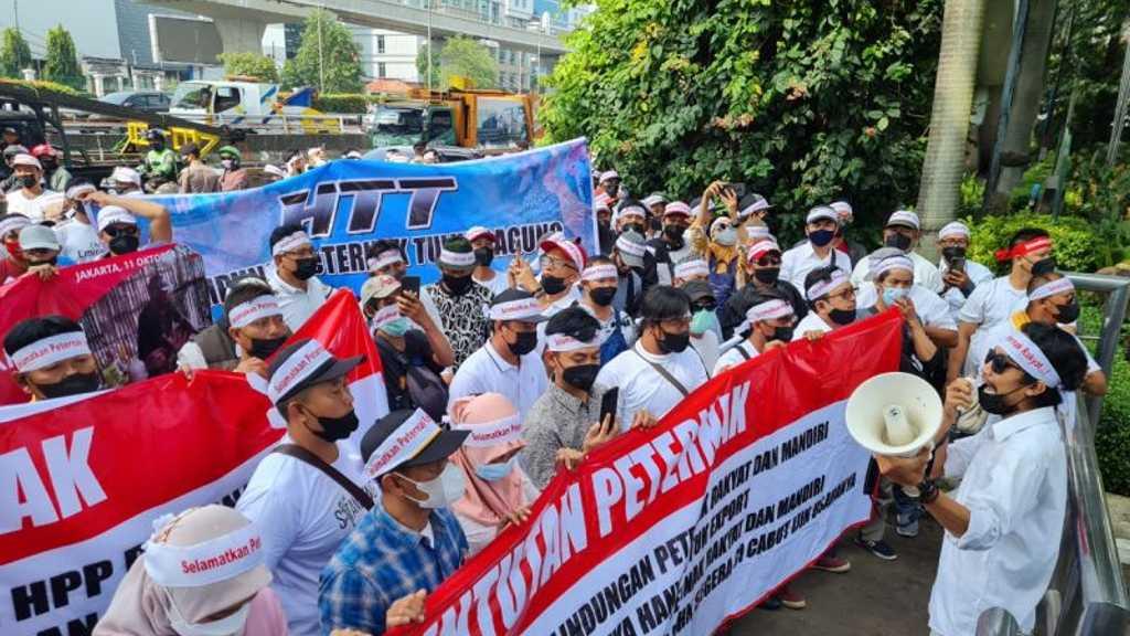 Gelar Aksi Damai, Ratusan Massa Peternak Minta Pemerintah Serap Telur 1.000 Ton per Hari
