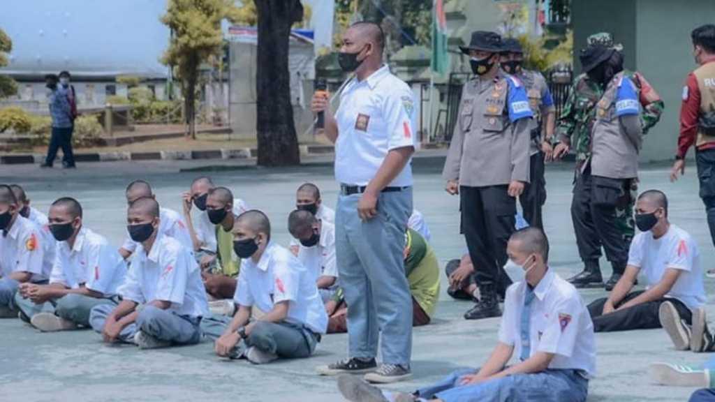 Ratusan Pelajar dari 30 Sekolah yang Tawuran di Karawang Ikut Penataran Bela Negara