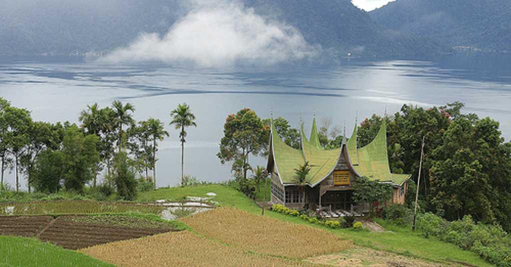 Sejak Senin Warga Diresahkan Oleh Bau Belerang dari Sekitar Danau Maninjau, Penyebabnya Sungguh Tak Terduga
