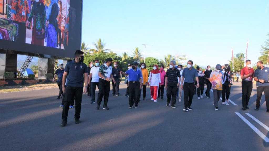 Gaya Sporty Ma'ruf Amin saat Olahraga Bareng Forkopimda Papua Barat