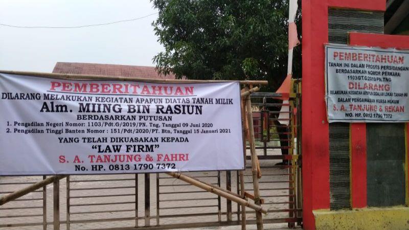 Sebuah SD Negeri Disegel Warga di Hari Pertama Belajar Tatap Muka, Orang Tua Siswa Kebingungan