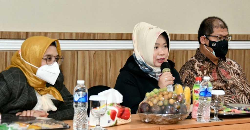 Siti Fauziah Perkenalkan Buku Digital MPR