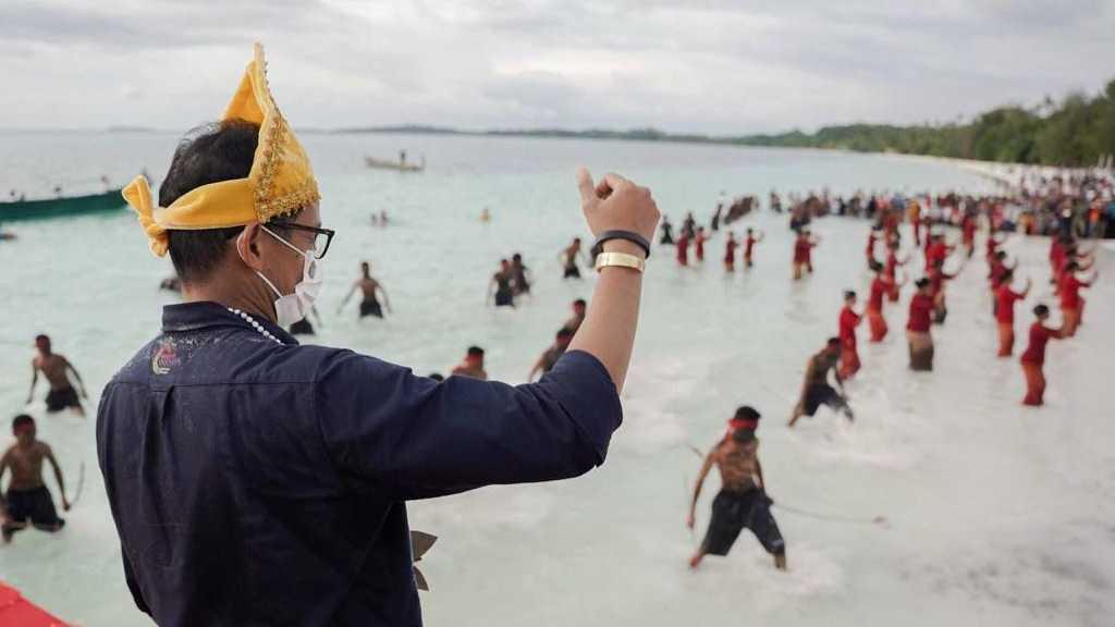 Unggulkan Pasir Putih Terhalus di Dunia, Desa Ngilngof Maluku Tenggara Didorong Makin Populer