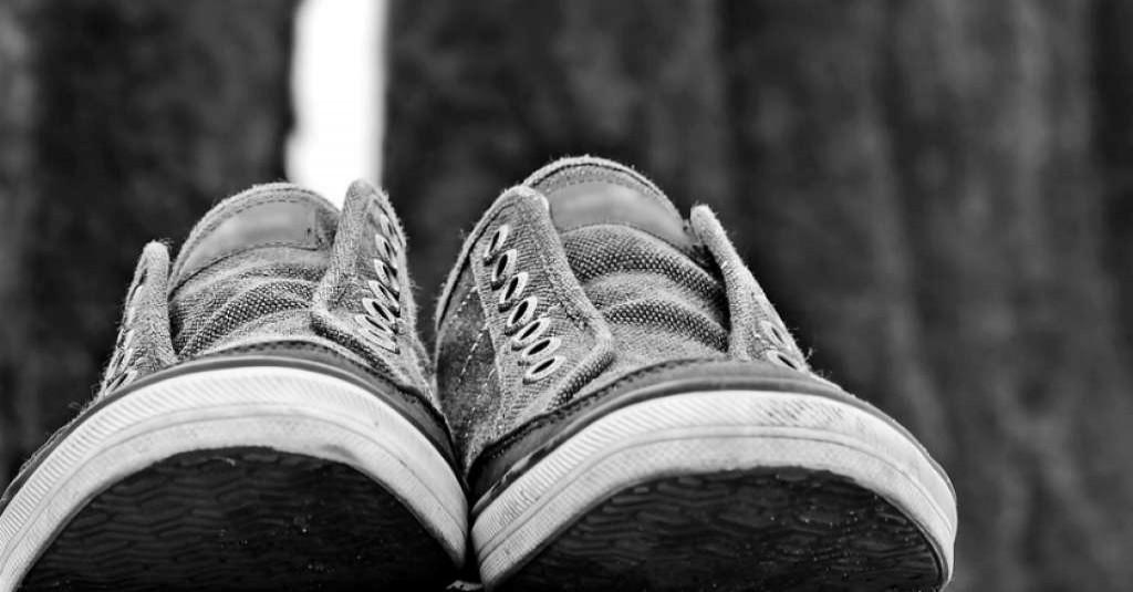Tips Memilih Alas Kaki Pria yang Nyaman untuk Berja atau Kuliah