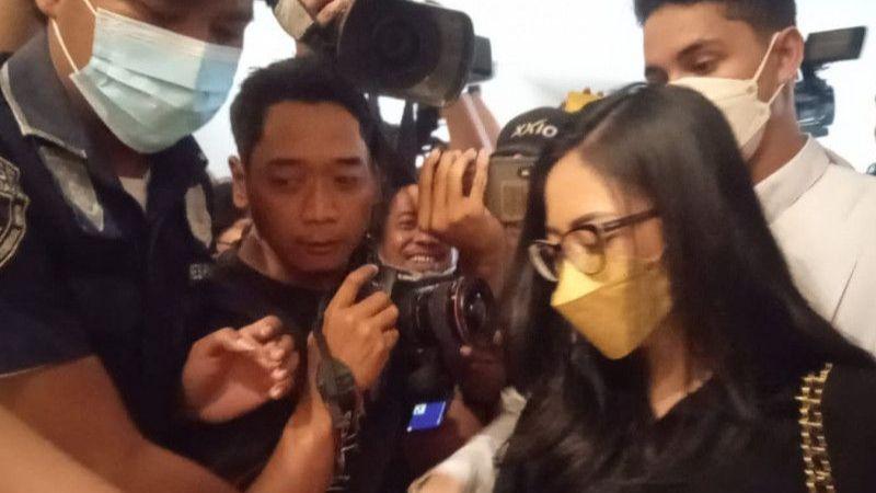 Penampakan Rachel Vennya Saat Penuhi Panggilan Polisi Sebagai Tersangka