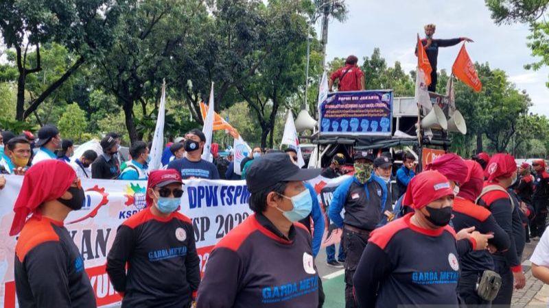 Gelar Aksi Demo, Buruh Sampaikan 4 Tuntutan ke Pemerintah, Salah Satunya Minta Naikkan UMP 10 Persen