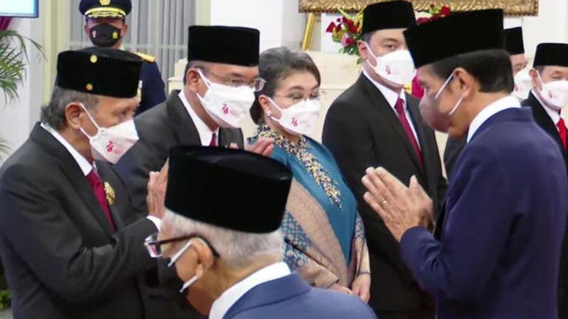 Presiden Jokowi Berikan Gelar Pahlawan Nasional kepada Empat Tokoh dari Provinsi Berbeda