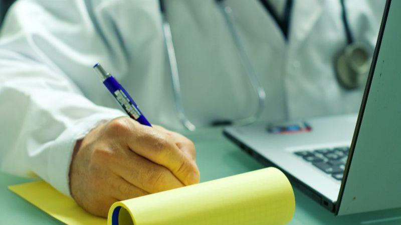 Mau Tau Gak Kenapa Tulisan di Resep Dokter Sulit Terbaca? Ternyata Ini Jawabannya!