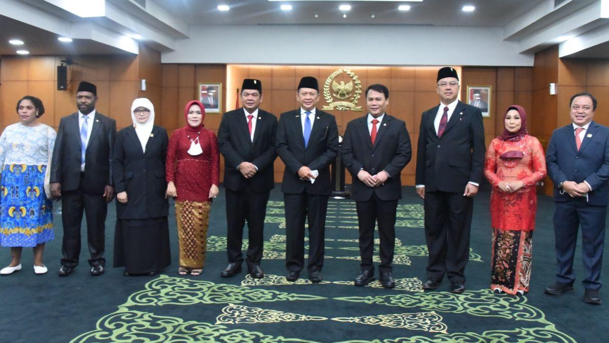 Lantik 5 Anggota PAW MPR, Bamsoet: Upaya Penanaman Pancasila Tidak Boleh Berhenti