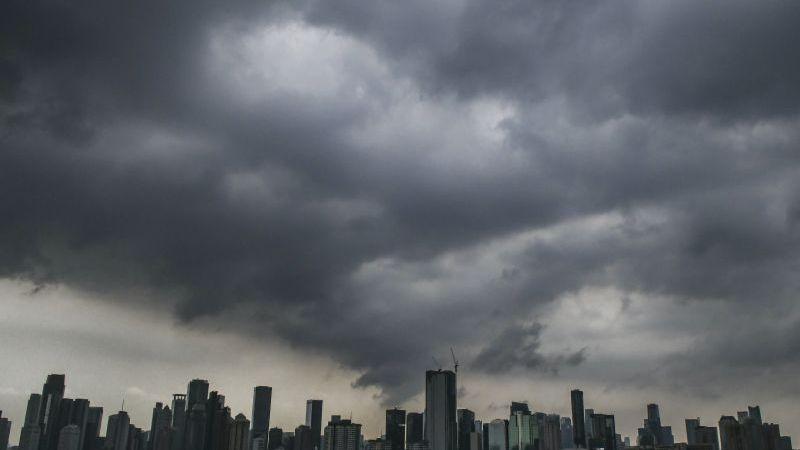 BMKG Sebut 10 Kota Besar di Indonesia Berpotensi Hujan Ringan Hari Ini