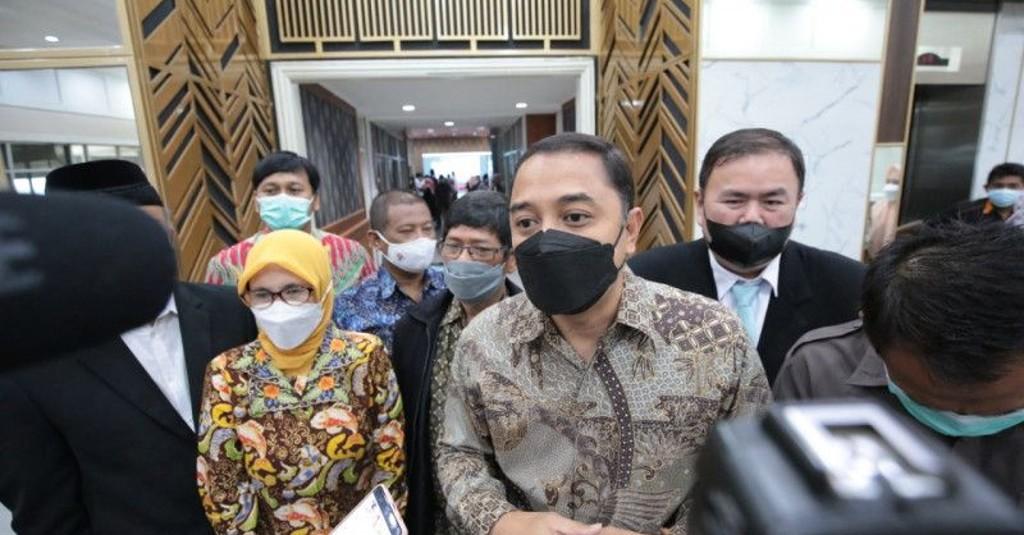 Wali Kota Surabaya Jelaskan Rencana Satukan Sekolah Negeri dan Swata