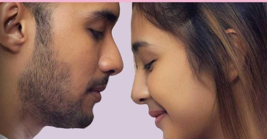 Mikha Tambayong akan Beradu Akting dengan Omar Daniel di Film 'Langit Kala Senja'