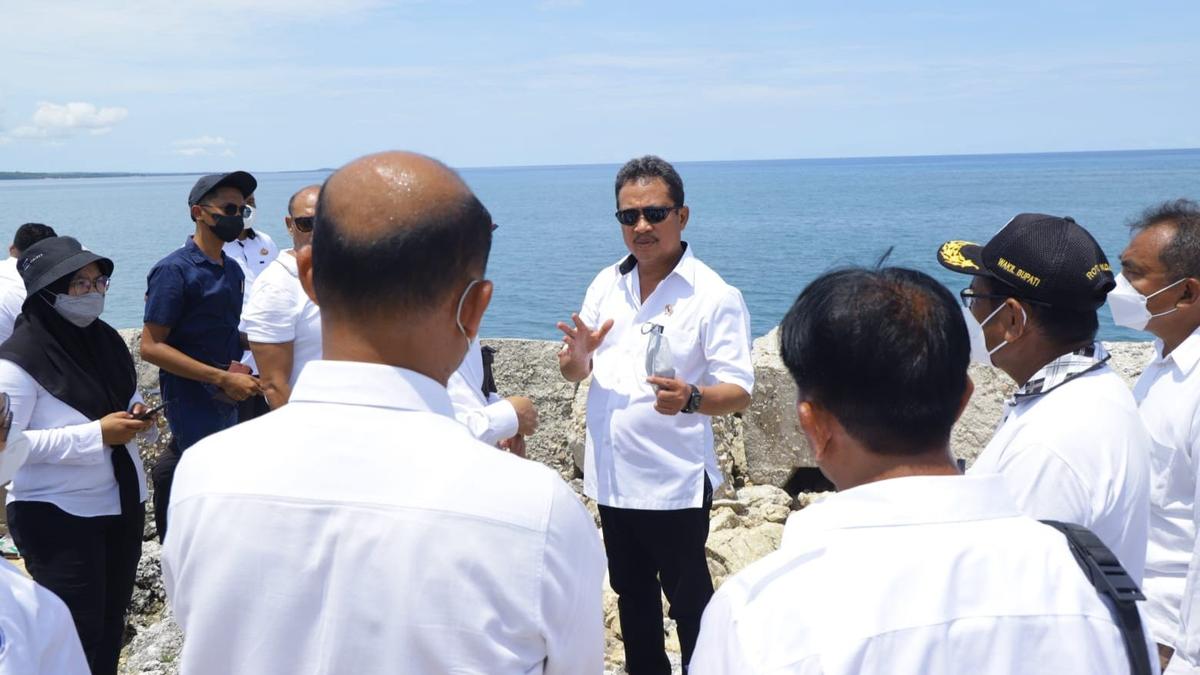 Menteri Trenggono Nilai SKPT Rote Ndao Berpotensi Sebagai Lokasi Wisata Kuliner Ikan