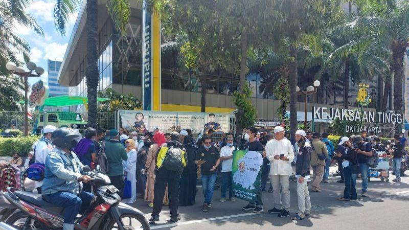Sambil Bawa Poster HRS, Massa Aksi 212 Masih Bertahan di Jalan Thamrin dan Kebon Sirih, Katanya Merasa Didiskriminasi