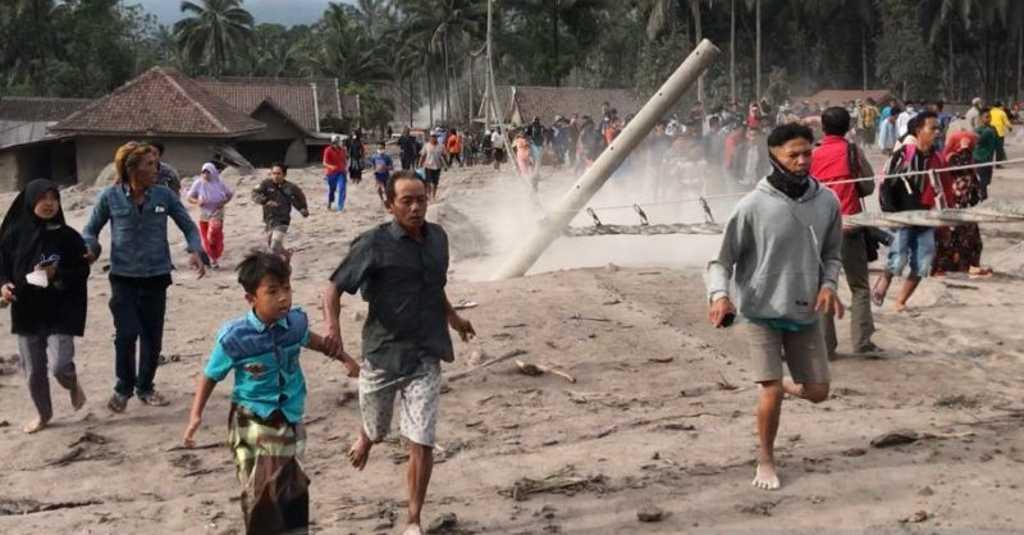 Bikin Sedih, Saat Warga Kembali Melihat Kondisi Kampung Halamannya yang Sudah Tertimbun Abu Vulkanik