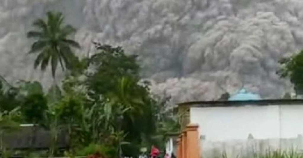 Ngeri, Wabup Lumajang Ungkap Hampir Semua Rumah di Satu Dusun Hancur Akibat Letusan Semeru