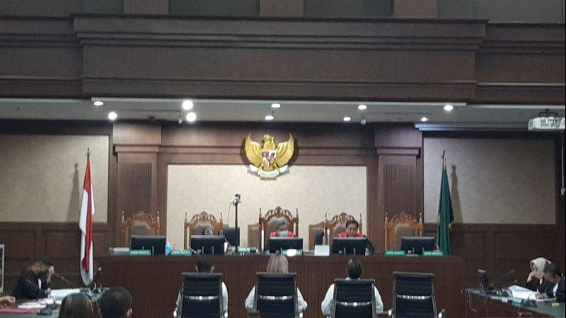 Bikin Terharu! Nia Ramadhani Menangis di Persidangan, Penyebabnya karena Ucapan yang Dikatakan Sang Anak