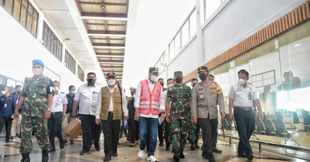 Menhub Tinjau Langsung Kesiapan Bandara Juanda Layani Pekerja Migran Indonesia