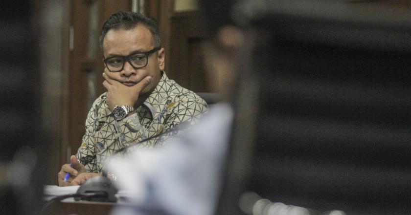 Keponakan Setnov Ungkap Aliran Dana E-KTP ke Sejumlah Anggota DPR di Persidangan