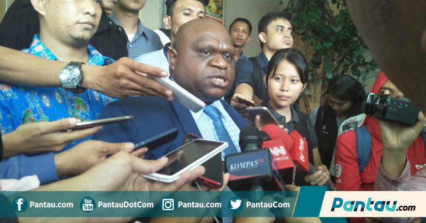 Disebut Jadi Jubir Prabowo-Sandi, Natalius Pigai Pilih Netral