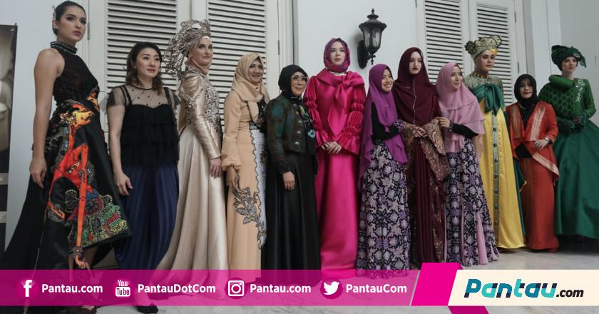 Mantap! Pertama Kalinya, 5 Desainer Muslimah Indonesia Terlibat di Paris Fashion Week 2018