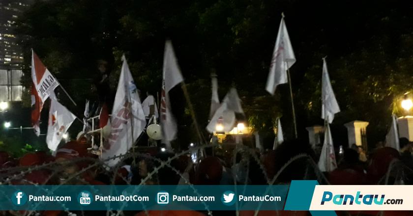 Kala Lagu 'Potong Bebek Angsa' Dibalas 'Meraih Bintang ' di Depan KPU