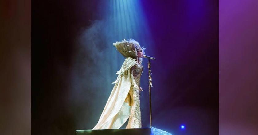 Pedes! Kostum Konser Syahrini Kena Bully, Netizen: Jadi Inget Dragon Ball