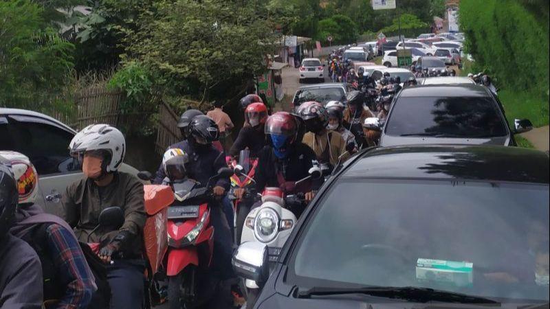Kawasan Wisata Lembang Dipadati Masyarakat di Hari Libur Tahun Baru 2022