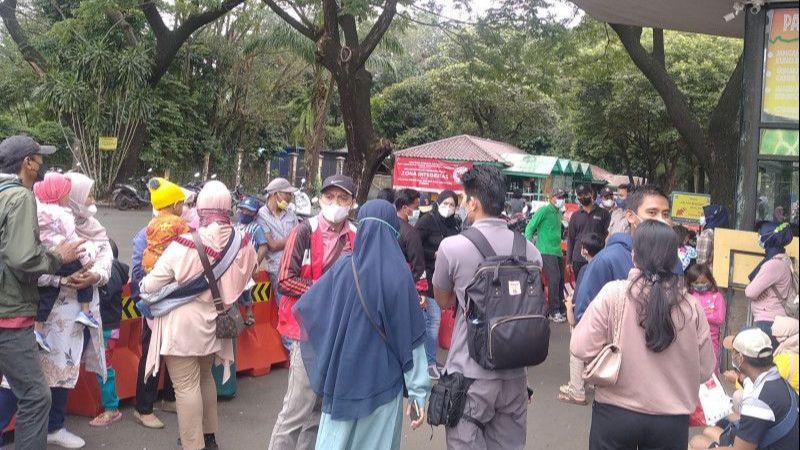 Banyak Pengunjung Kecewa Tak Bisa Masuk Ragunan karena Tiket Hanya Dijual Secara Online