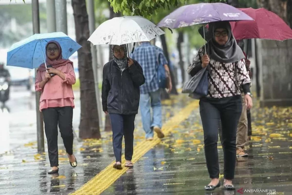 Doa Ketika Hujan Turun, Lengkap dengan Artinya