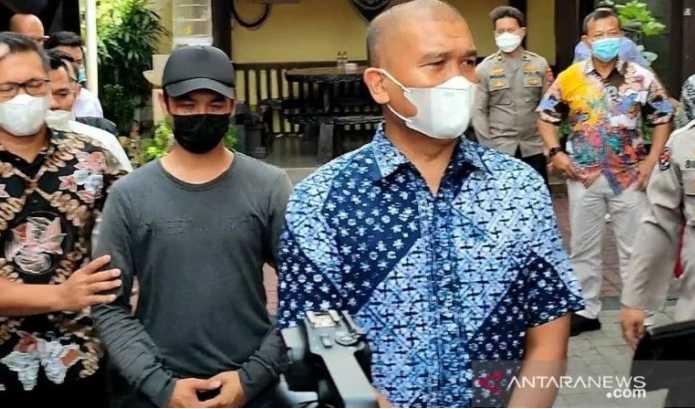 Penendang Sesajen di Gunung Semeru Minta Maaf