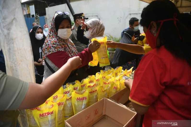Harga Minyak Goreng Rp14.000 per Liter Mulai Berlaku Besok