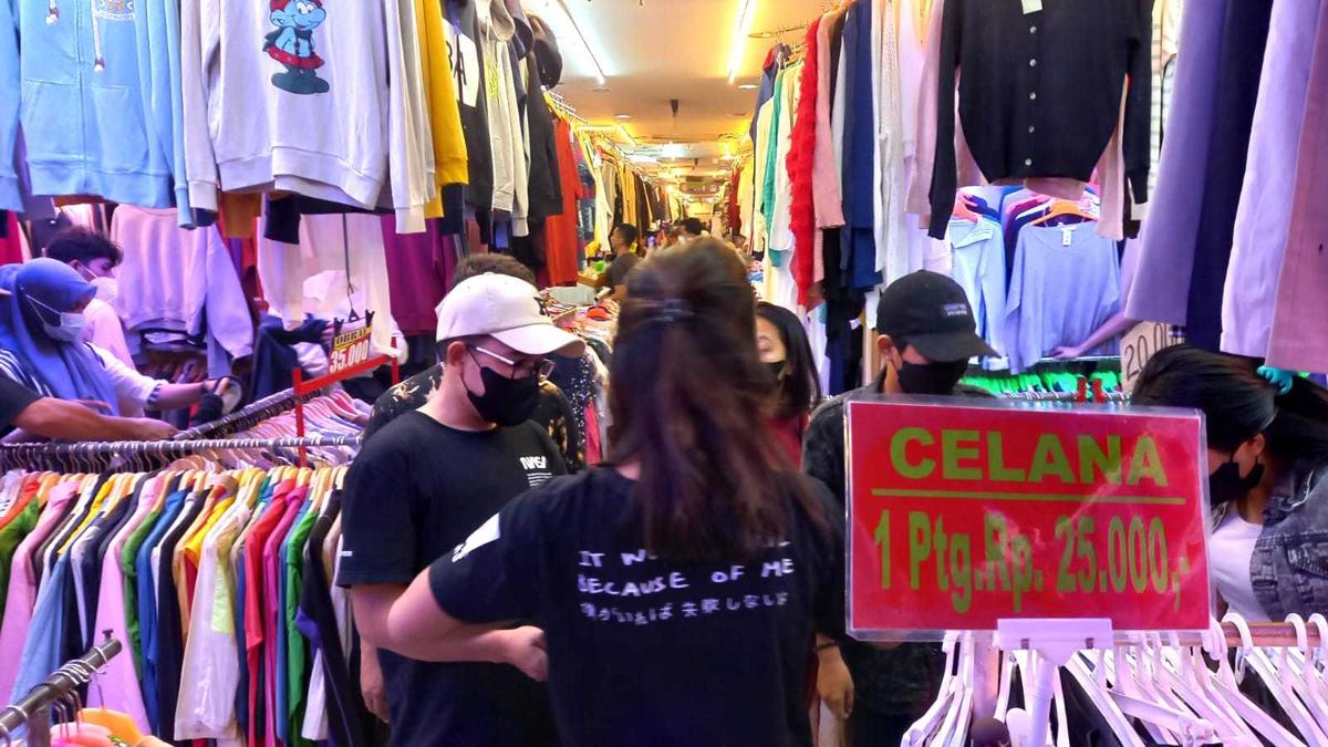 Berburu Pakaian Impor di Pasar Senen Jakarta Pusat, Harga Mulai Rp 10 Ribu