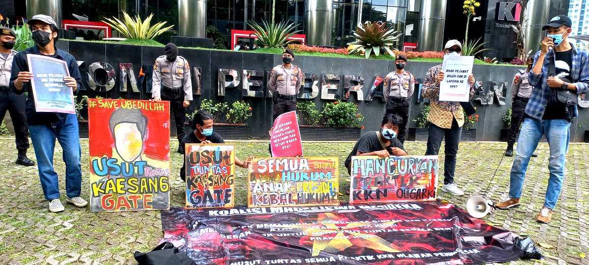 Massa Aktivis 98 Demo, Minta Ketua KPK Berani Usut Kaesang dan Gibran