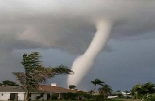 Angin Puting Beliung Porak-Poranda Rumah Warga di Sumedang