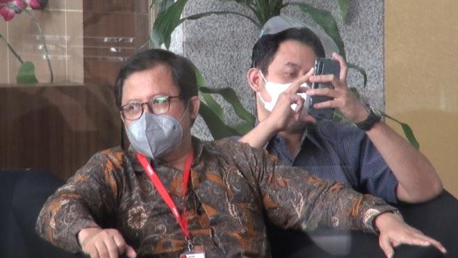 Ubedilah Badrun Penuhi Panggilan KPK soal Gibran dan Kaesang