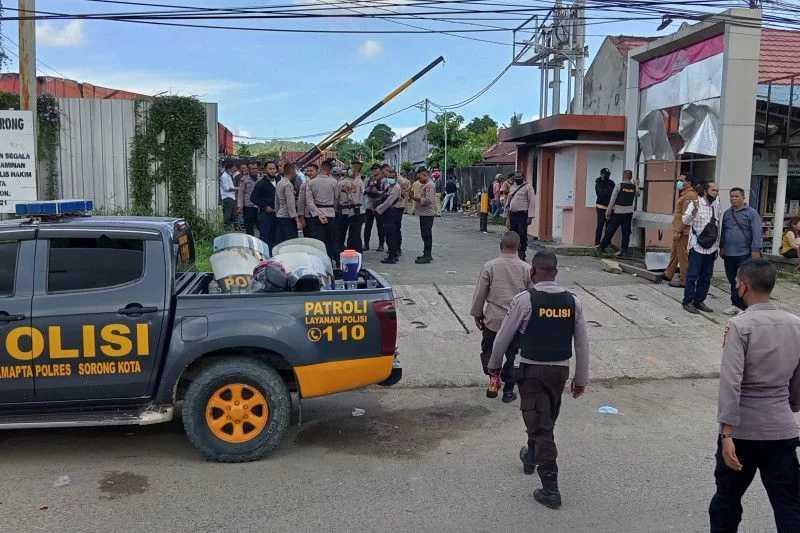 10 DPO Pelaku Pembakaran Karaoke di Sorong, Begini Peran Mereka