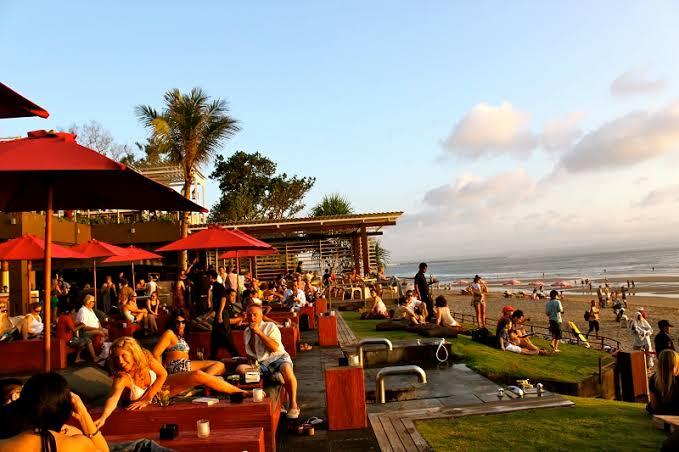 Orang Amerika Dilarang Pergi ke Bali, Kenapa Ya?