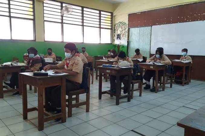 Aturan Sekolah PTM Pada PPKM Level 3 di Jabodetabek, Bali, DIY dan Bandung Raya