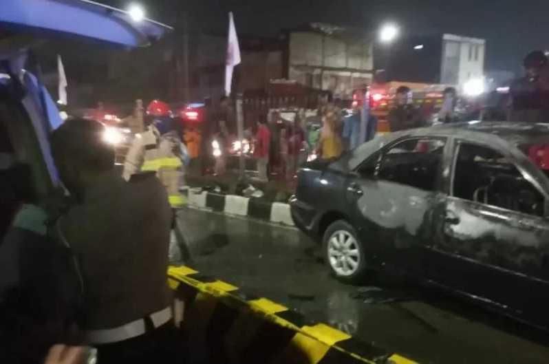 Sedan Camry Milik Fatimah PSI yang Terbakar di Senen Belum bayar Pajak