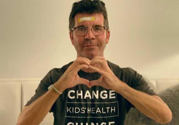Setelah Tangan Patah, Sekarang Simon Cowell Positif Covid-19