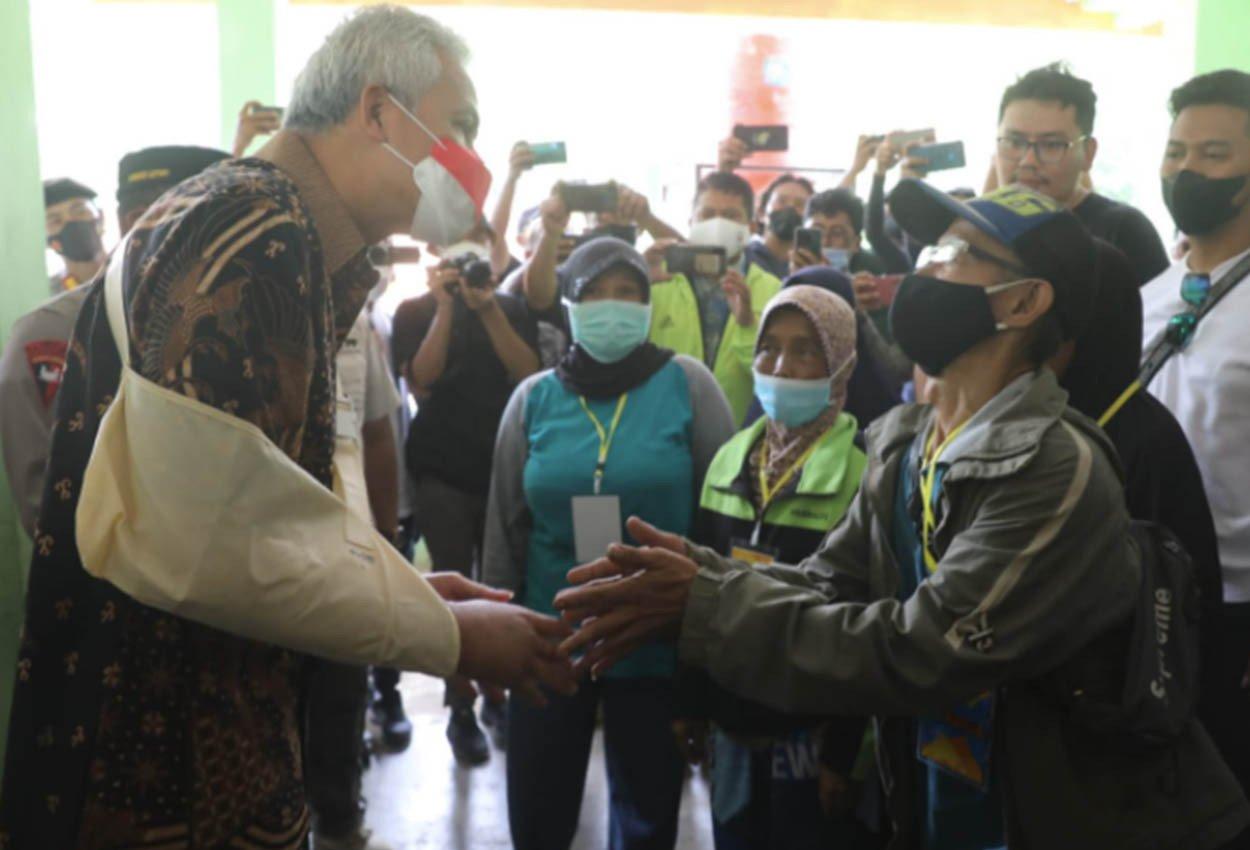 Kembali Datangi Desa Wadas, Ganjar Minta Maaf ke Warga