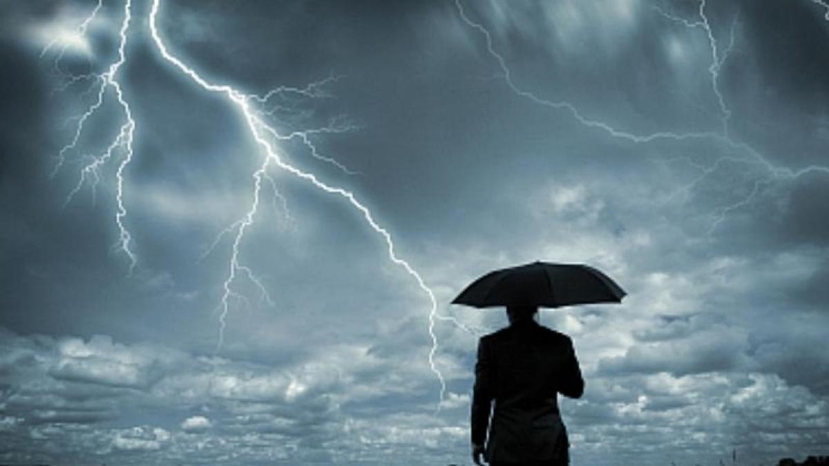 Waspada! Jakarta Bakal Diguyur Hujan Petir Sepanjang Hari Ini