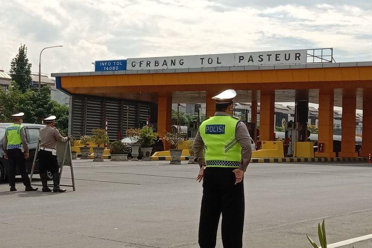 Gegara Gage, Ribuan Kendaraan 'Mental' Saat Masuk Paris Van Java