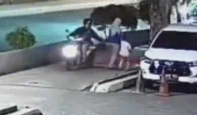 Viral, Video Aksi Bejat Begal Pantat Wanita Muda di Bekasi