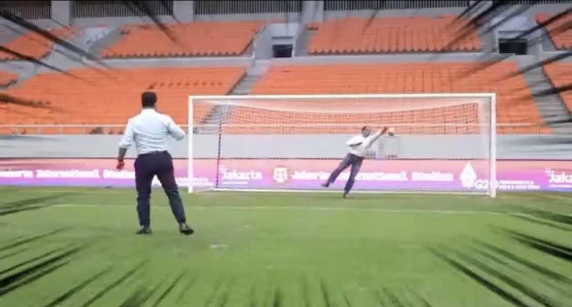 Anies Permalukan Ridwan Kamil Dalam Adu Pinalti di JIS