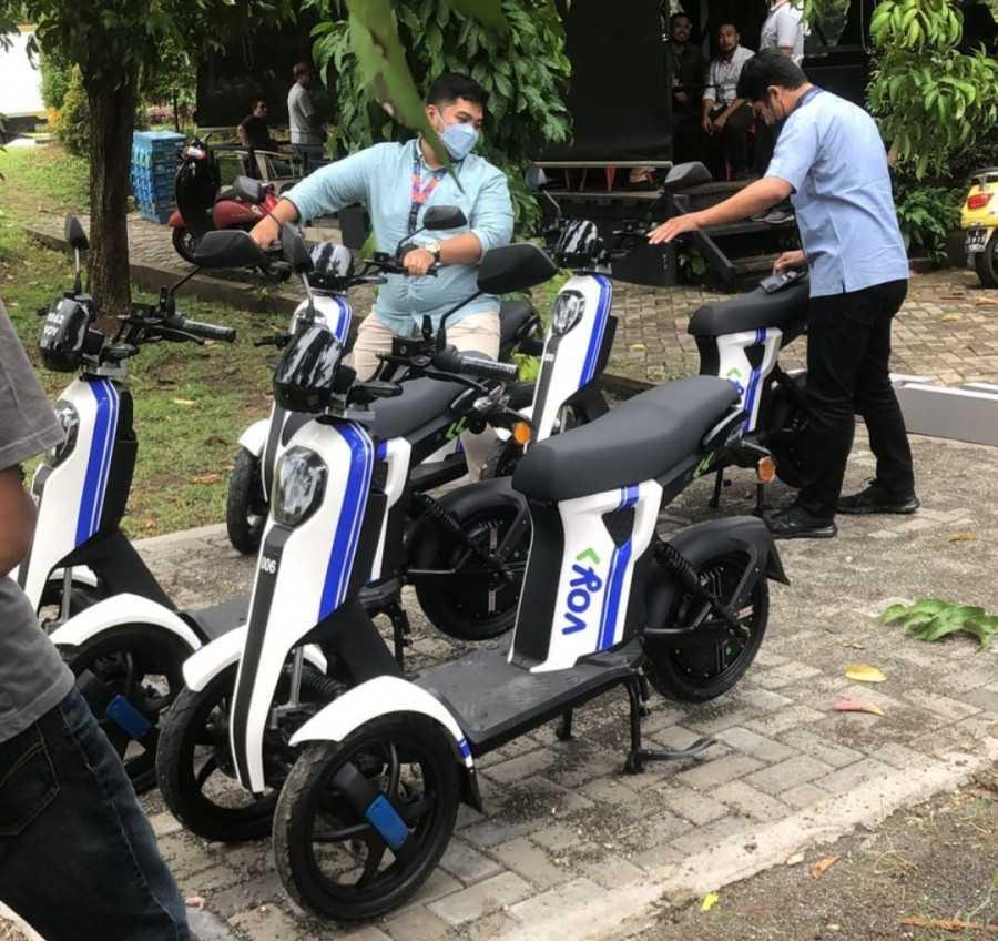Ini Keunggulan eMoped, Motor Listrik Zero Emission di Bandara Soetta