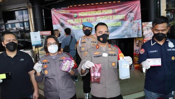 Jangan Mau Filler Payudara Deh, Ini Penyebab Korban Tewas Setelah Suntik Silikon di Jakbar