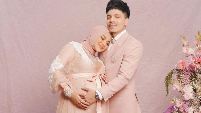 Tanggal Cantik 22-2-2022, Atta-Aurel Umumkan Kelahiran Anak Pertama