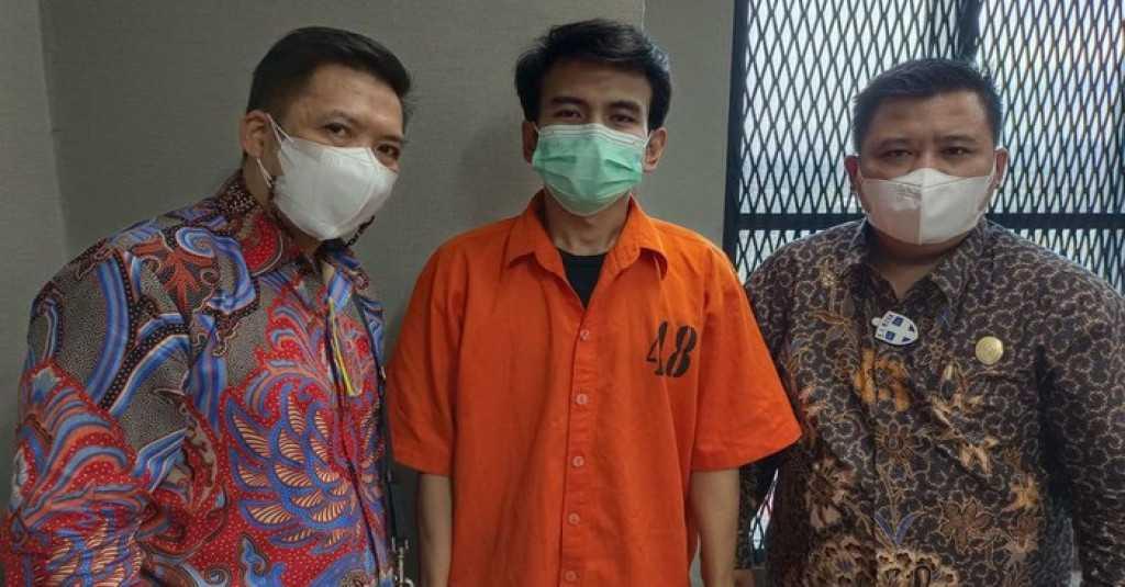 Di Sel Tahanan Adam Deni Ngaku Sakit-sakitan, tapi Polisi Bilang Kondisinya Bagus